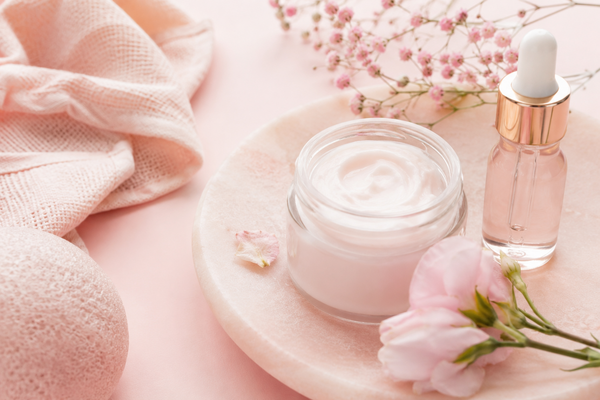 Peaux atopiques, acné et psoriasis : les conseils d’une spécialiste de la peau pour un rééquilibrage naturel