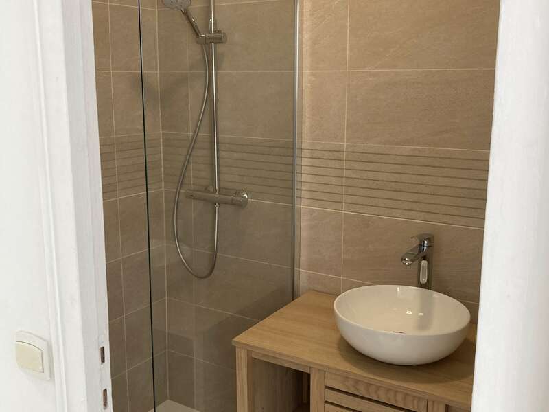 9a3b000b-87b2-411c-b105-78806c09c615