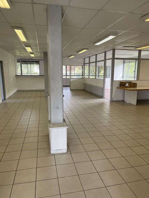Immeuble d'activité de 390 m²