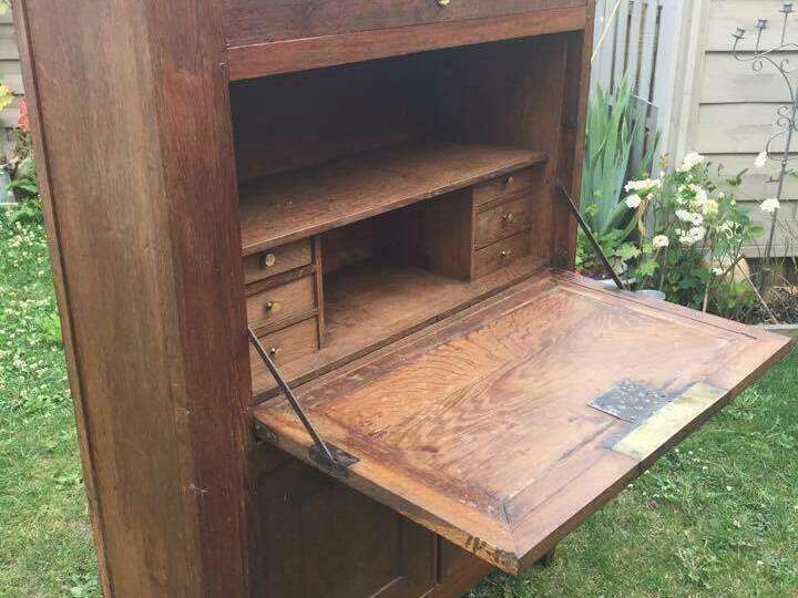 Secrétaire 2 portes - 1 abattant - placage noyer - 80€