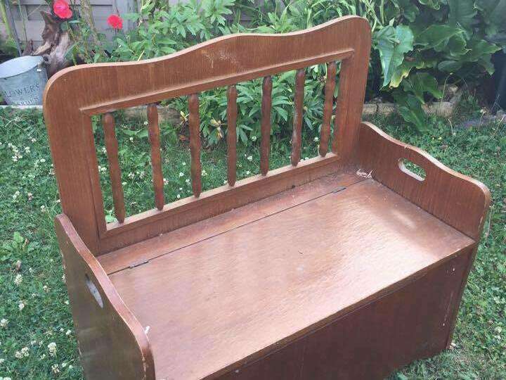 Coffre banc placaque chêne foncé - 30€