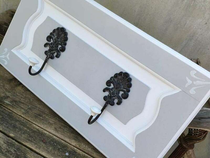 Porte manteau deux patères - 60€
Sur commande choix coloris possible