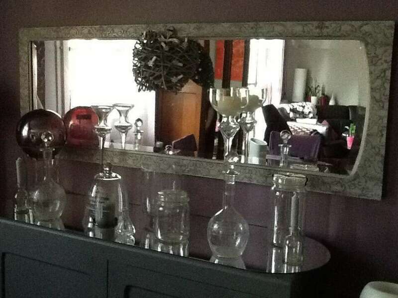 Miroir porte armoire - 120€
Sur commande choix coloris et motif possible