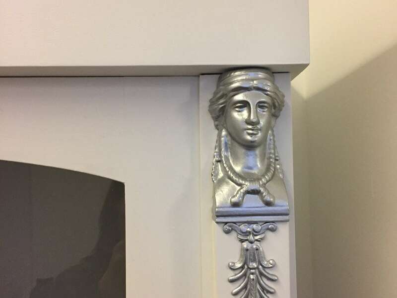 Détail peinture sur meubles empire