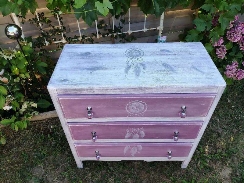 Commode contre plaqué teinté
Patine Color'Mat Tulle sur dégradé de violines
Patine tiroirs, Color'Mat Utopie et Chimère
Création personnelle sur commande cliente
Pochoir @dumazel dégradé de bâton à huile 