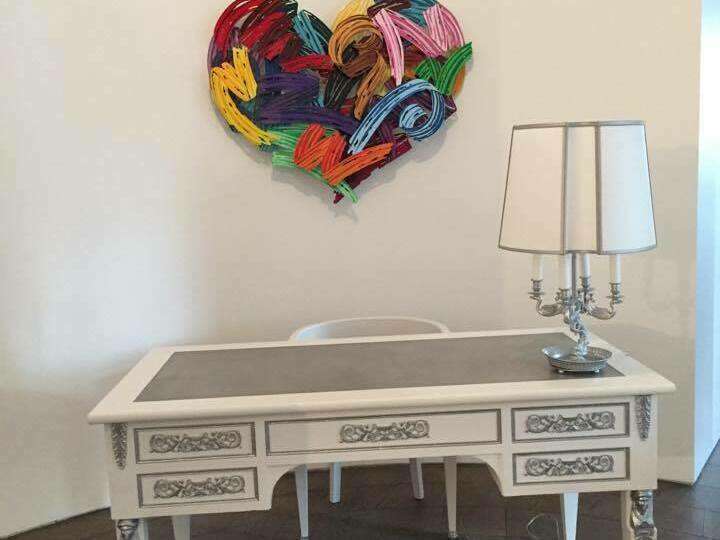 Bureau style empire et sa lampe, moulures laiton et bronzes
Peinture Color'Mat Coton
Peinture Colormétalisé Alu sur moulures
et pieds de lampe
Restauration abat-jour @latelierdecodisabelle