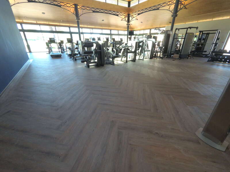 revetement_de_sol_sportif_en_lames_vinyles