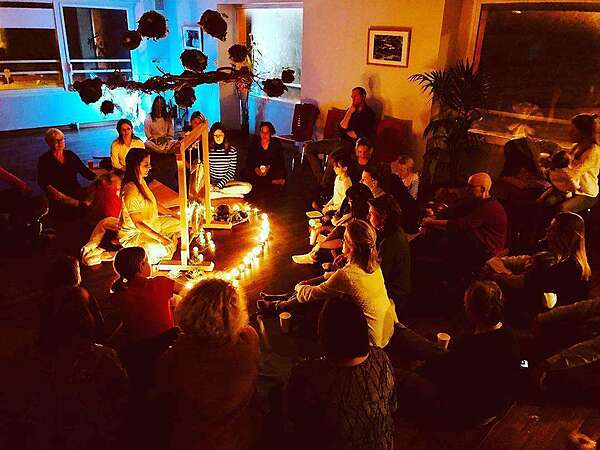 LIGHT CEREMONY TO THE FAMILY