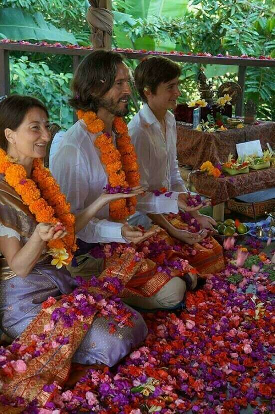 weddingsmile-550x828