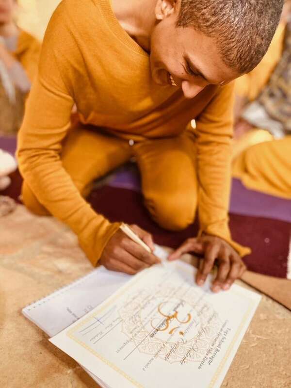 COMMENT DEVENIR PROFESSEUR DE YOGA ?