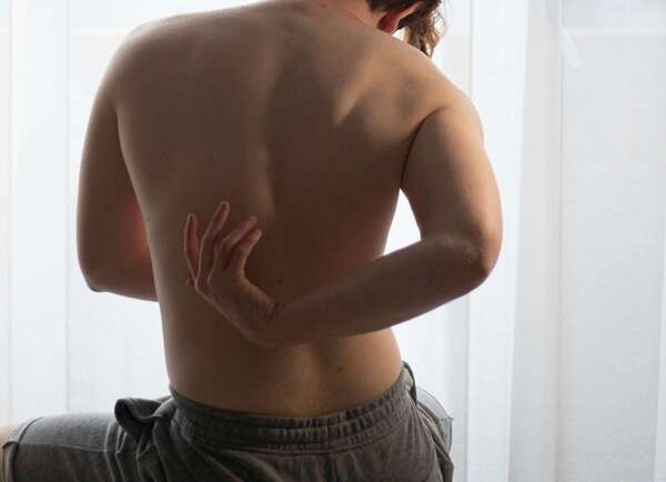 Comment la chiropraxie soulage-t-elle une sciatique ou une cruralgie ?