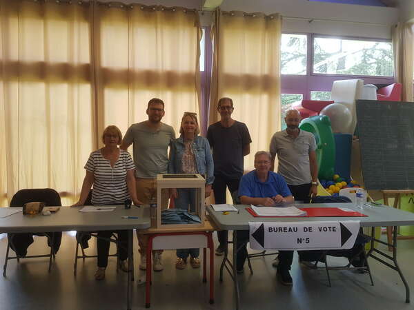 Tenue de bureau de votes à Colomiers pour le second tour des Législatives 2024