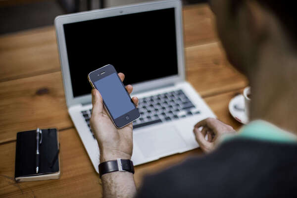 Télétravail et mal de dos : comment aménager votre bureau pour éviter les douleurs ?