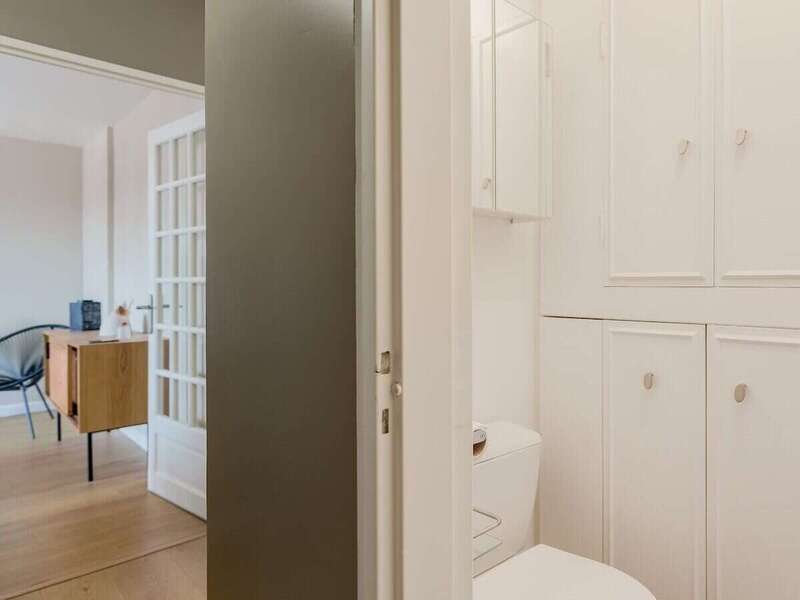 58330325-2298-4c34-bdca-9a88834b495d