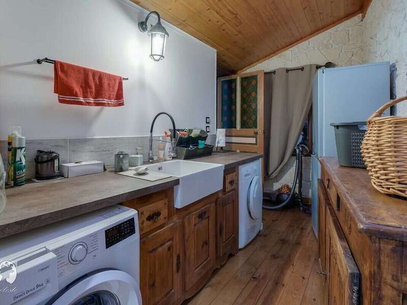 cd789940-c5dd-4d27-b8a1-15f577cd82e7