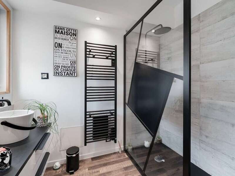 4a854974-c95e-40bb-bde7-1a0fc79ec8e1