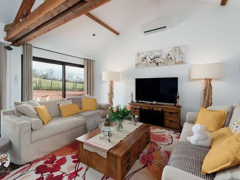 285e4924-8e83-4a9a-bcc6-39a1302b666c