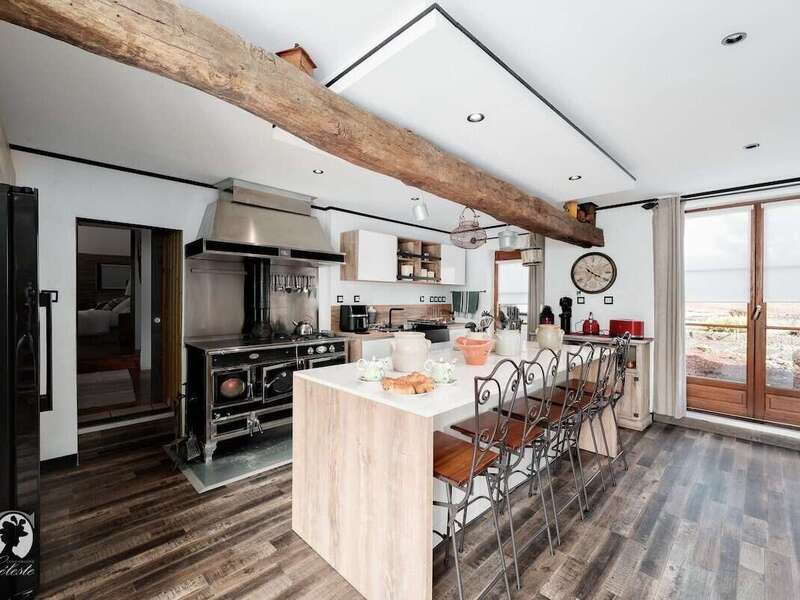 7c5c0546-0c38-4835-a106-5997317ba703