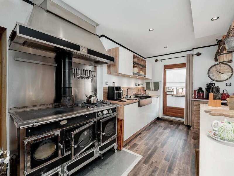 fe667065-761b-4ad7-a5a8-905d5be647d1