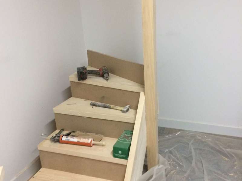 amf menuiserie reparation de marche descalier en bois paris et lle de France