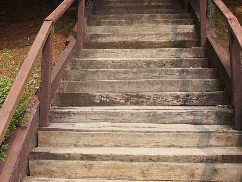 Refaire ses escaliers en bois avec AMF Menuiserie sur Paris île de France