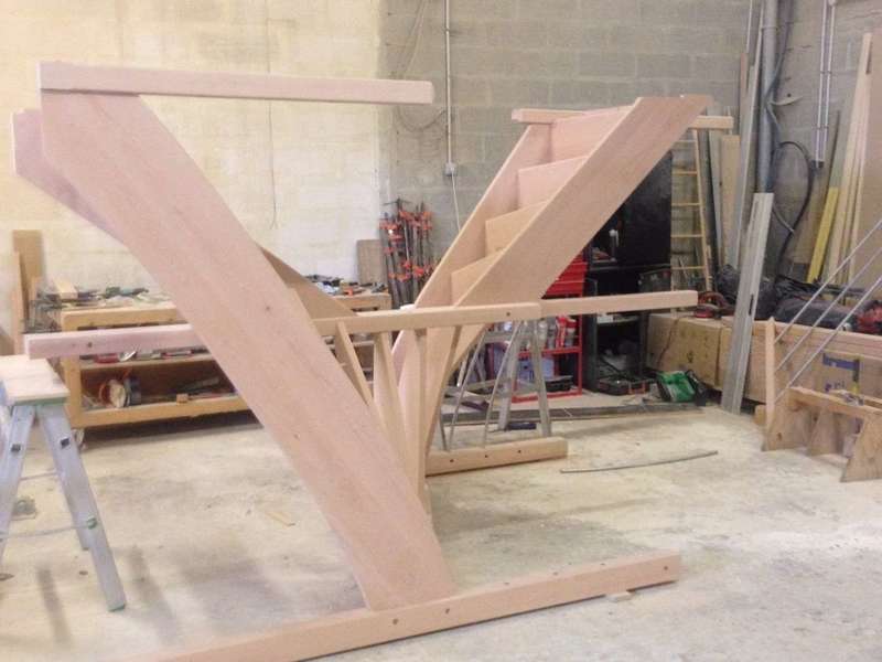 amf menuiserie reparation de marche descalier en bois paris et lle de France