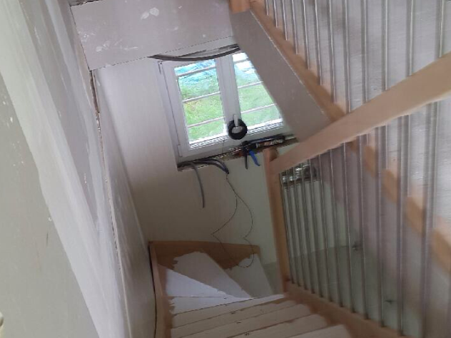 amf menuiserie reparation de marche descalier en bois paris et lle de France