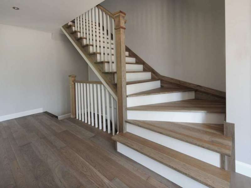 AMF Menuiserie répare les marches d'escalier en bois sur Paris