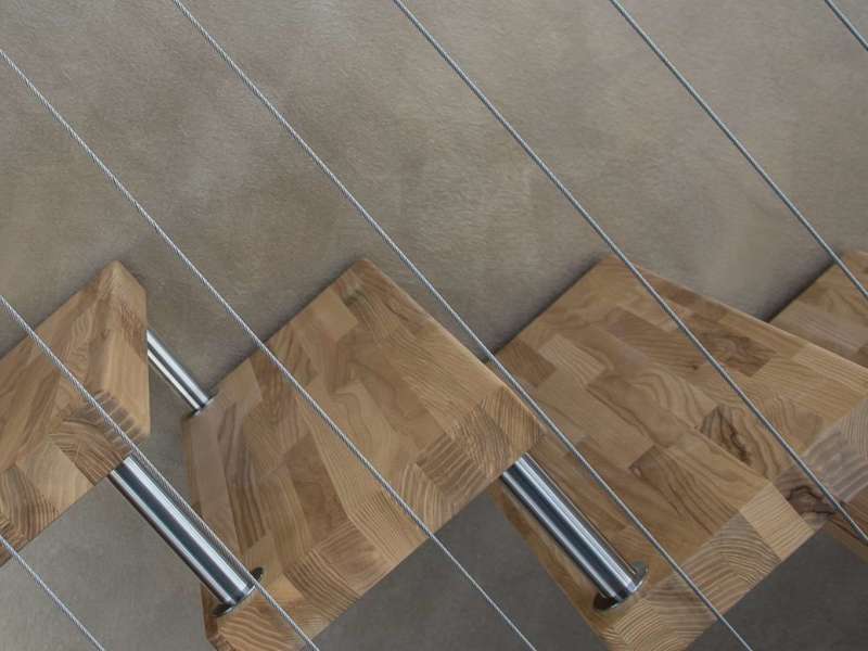 amf menuiserie reparation de marche descalier en bois paris et lle de France