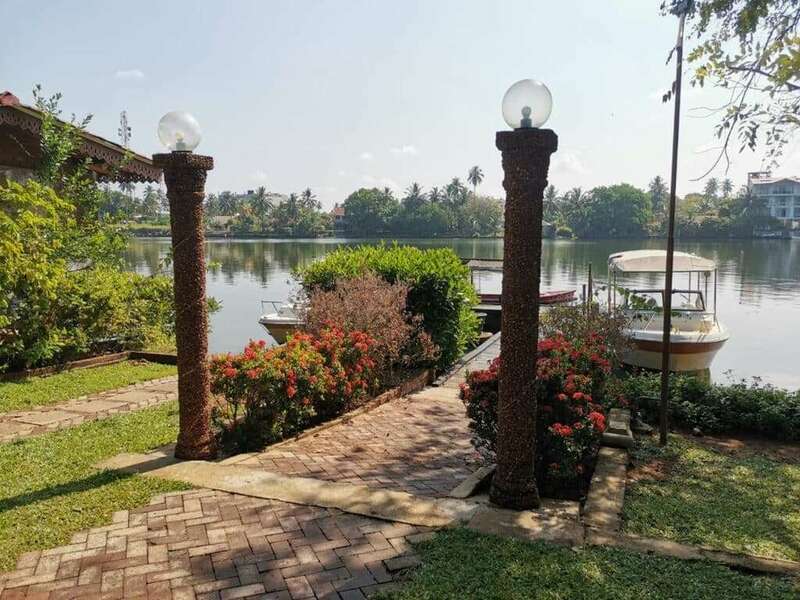 barberyn-sands_around-the-resort_-jetty-entrance-to-the-resort-is-a-4-minute-river-ride-in-the-resorts-boats-1-1024x768__1_