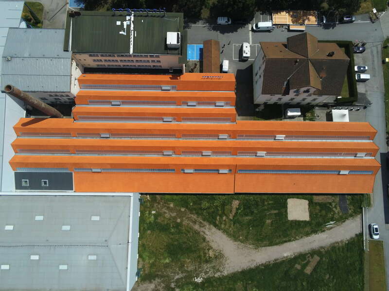 LINVOSGES à GERARDMER (88) : 3000m² de couverture tuiles terre cuite en rénovation avec isolation sarking et 600m² de verrières en polycarbonate 40mm