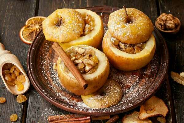 Pommes garnies orange-cannelle 