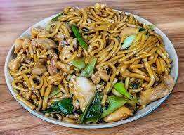 Nouilles sautées aux restes de volaille pour 4 personnes