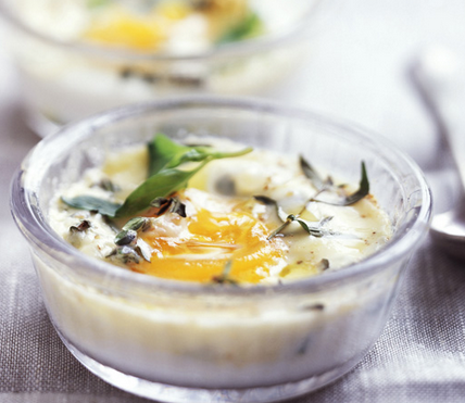 Oeufs cocotte aux choux de Bruxelles et Chorizo