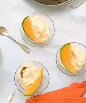 Mousse glacée au melon et au yaourt