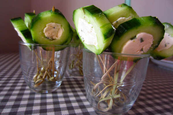 Sucettes de concombre au fromage frais pour l’apéro ou 1 piquenique 