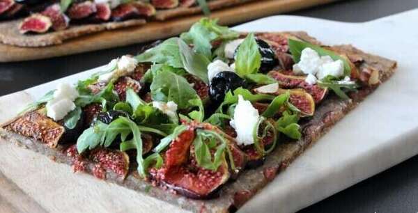 Tarte à la noisette, aux figues et aux olives 