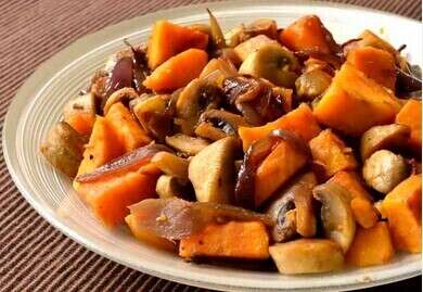 Poêlée de bœuf haché, patate douce et champignons 