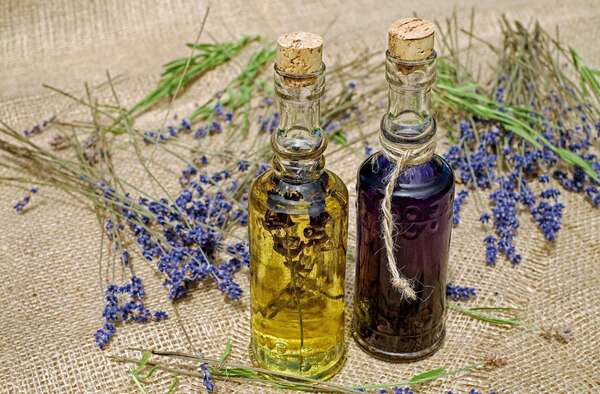 Faire son Huile aromatisée maison
