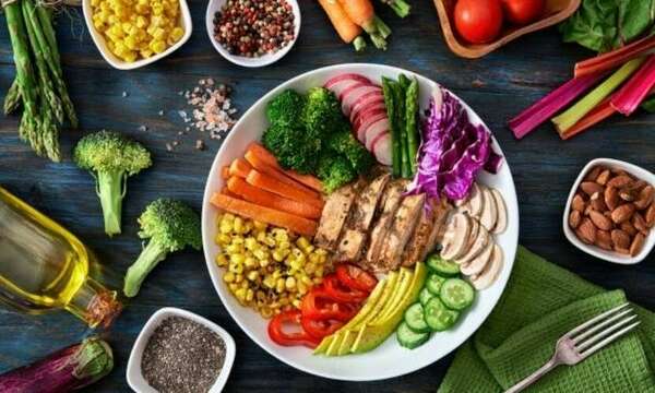 Coaching Nutritionnel : Pourquoi choisir un rééquilibrage alimentaire plutôt qu'un régime ?