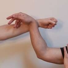 TIE SAU (抬手, bras qui soulève)