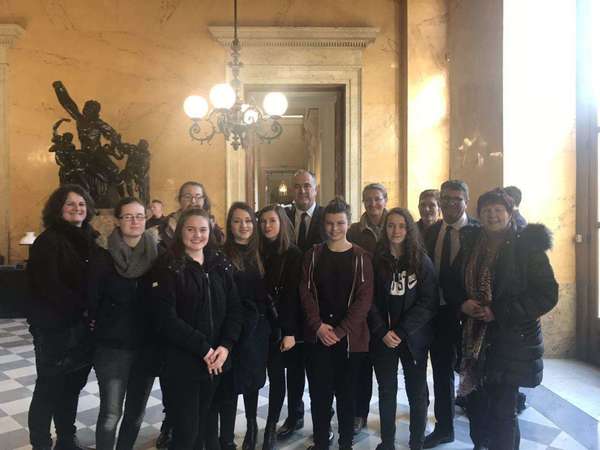 Journée à l'Assemblée nationale de lycéennes de Pontivy