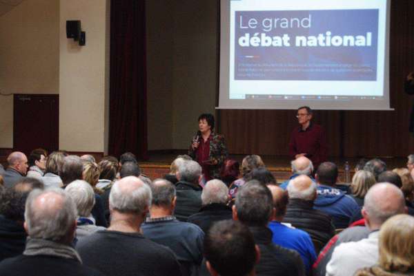 Un Grand Débat à Saint-Thuriau 