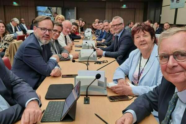 Membre de la commission des Affaires économiques