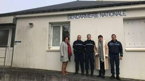 Déplacement à la gendarmerie de Grand-Champ