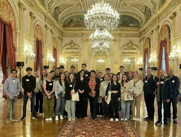 Avec des élèves du lycée Jeanne d'Arc-Saint-Ivy à Paris  