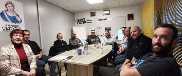 Échanges avec une délégation d'agriculteurs du Morbihan, représentant les JA