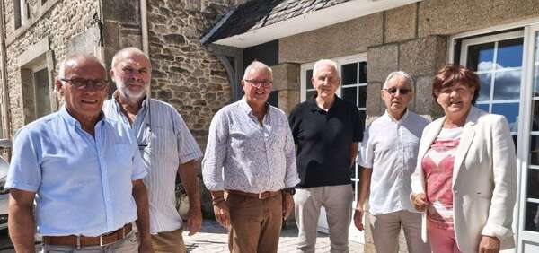 Remise des médailles de l'Assemblée nationale aux maires sortants