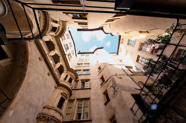 Conciergerie locative Lyon : ce que recouvre vraiment une prise en charge complète