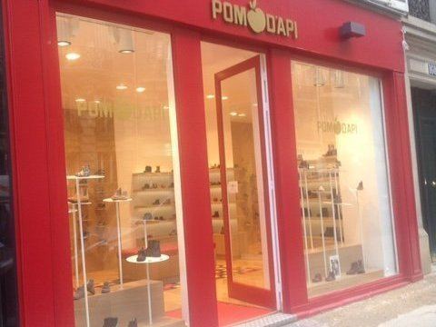 menuiserie-construction-de-facade-de-magasin-